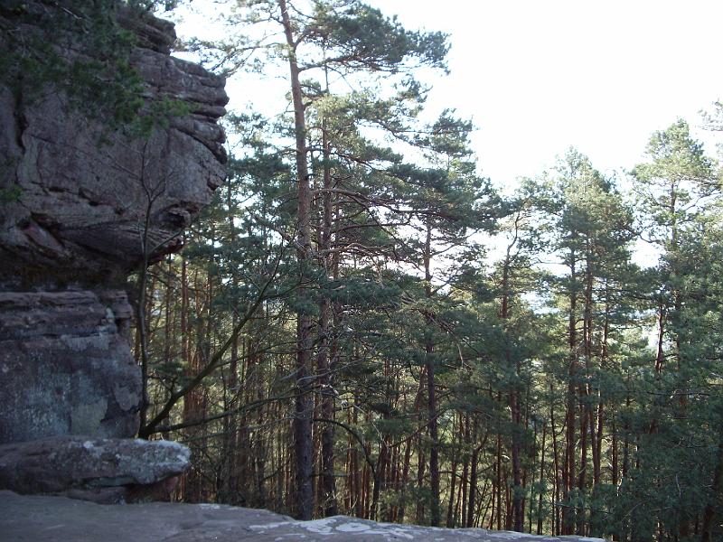 2_Skalki_v_okrestnostiah_hizhiny.JPG